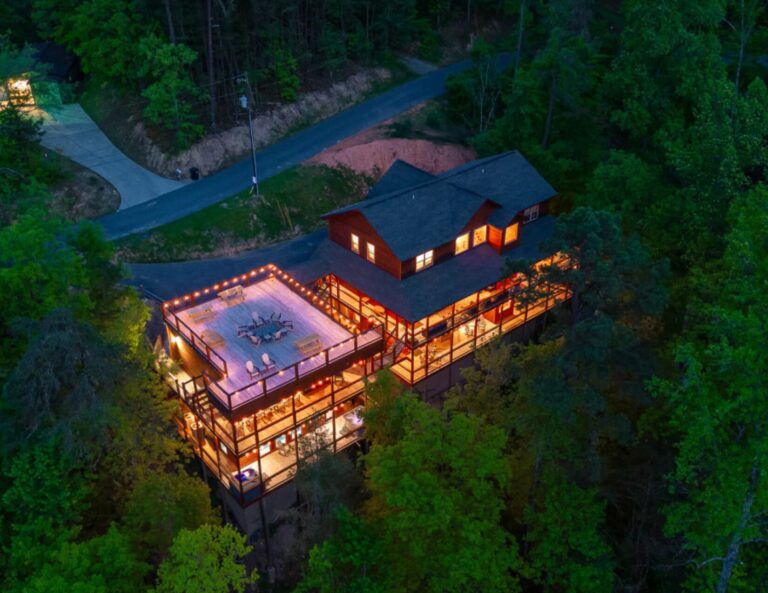 Where to Stay Near The Trillium Venue: Best Wedding Accommodations in the Smoky Mountains.
